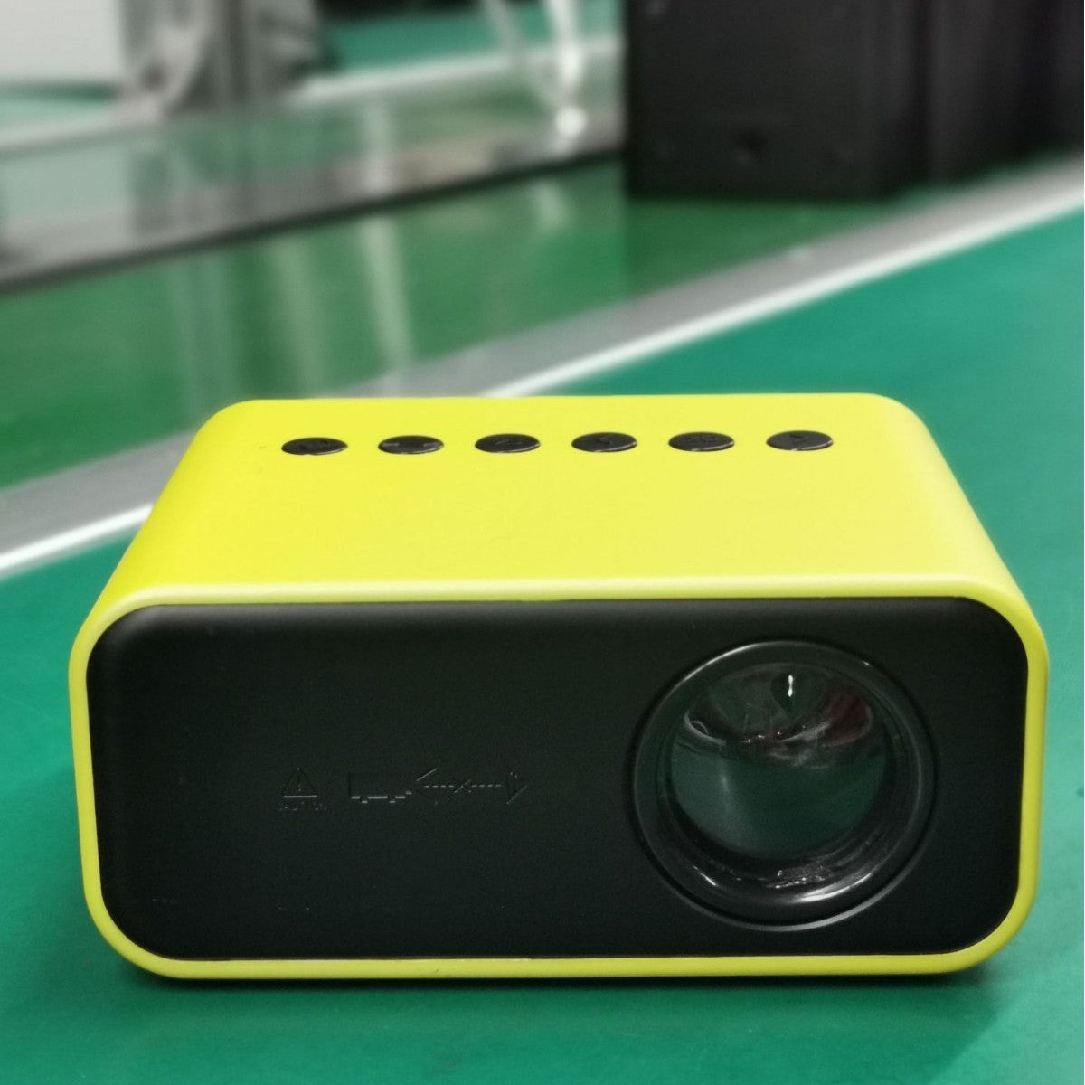 Mini Projecteur LED Portable – Édition Jaune, Écran 15-100", Mirroring Smartphone